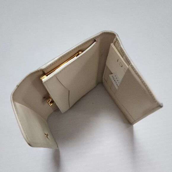 Gucci Soft Leather Bamboo Cream Tone Wallet - Picture 8 of 9